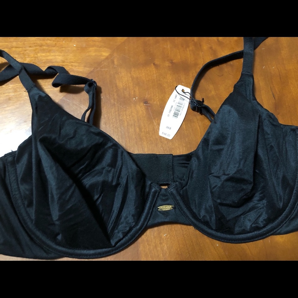 Black Victoria’s Secret Bra!